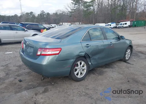2011 Toyota Camry Le z USA, uszkodzony, nr VIN 4T1BF3EK8BU743810